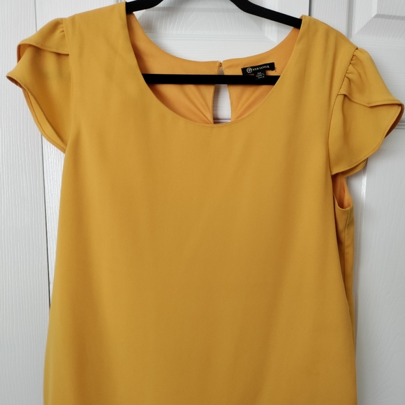 Versona Tops - Versona Cap Sleeve Blouse, Size M